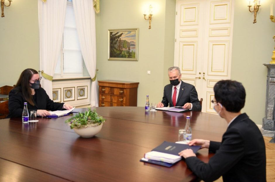 Nukeltas G. Nausėdos susitikimas su E. Dobrovolska ir skambutis su Ukrainos vadovu