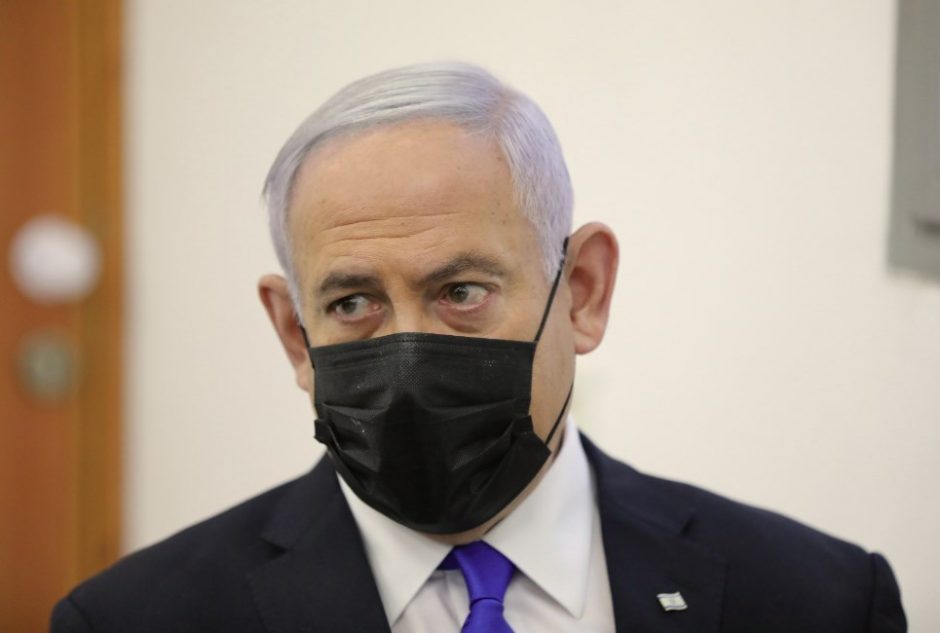 Izraelio premjeras vėl stojo prieš teismą korupcijos byloje