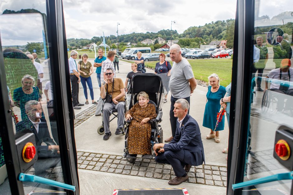 Smaragdiniai autobusai jau rieda pakaunės keliais ir gatvėmis