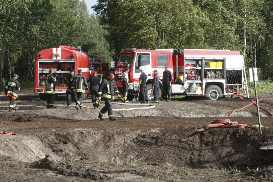 Degančių durpynų smarvė pasiekė Klaipėdą