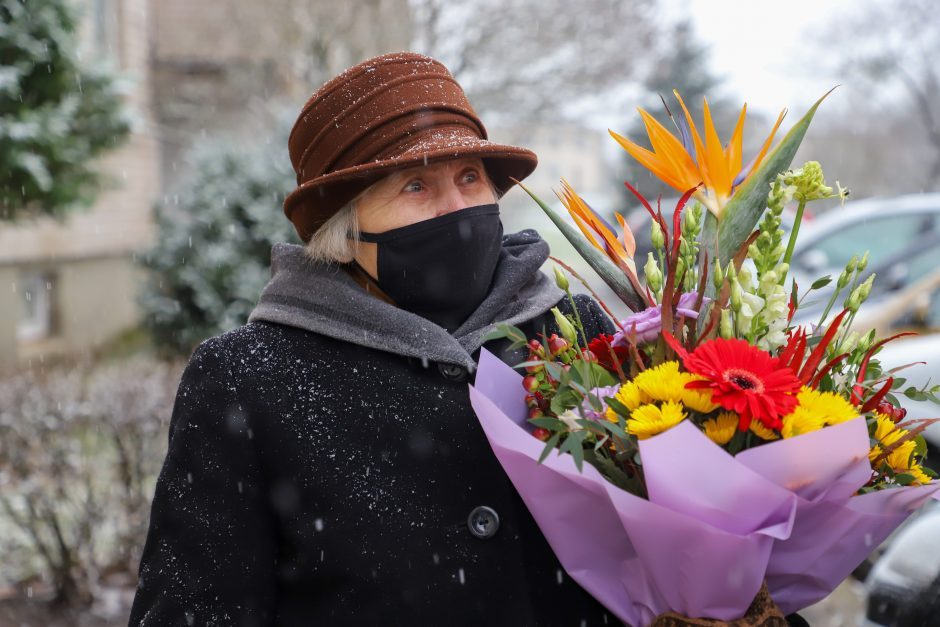 Perkopti 100 metų slenkstį padėjo darbas, malda ir rūpinimasis kitais