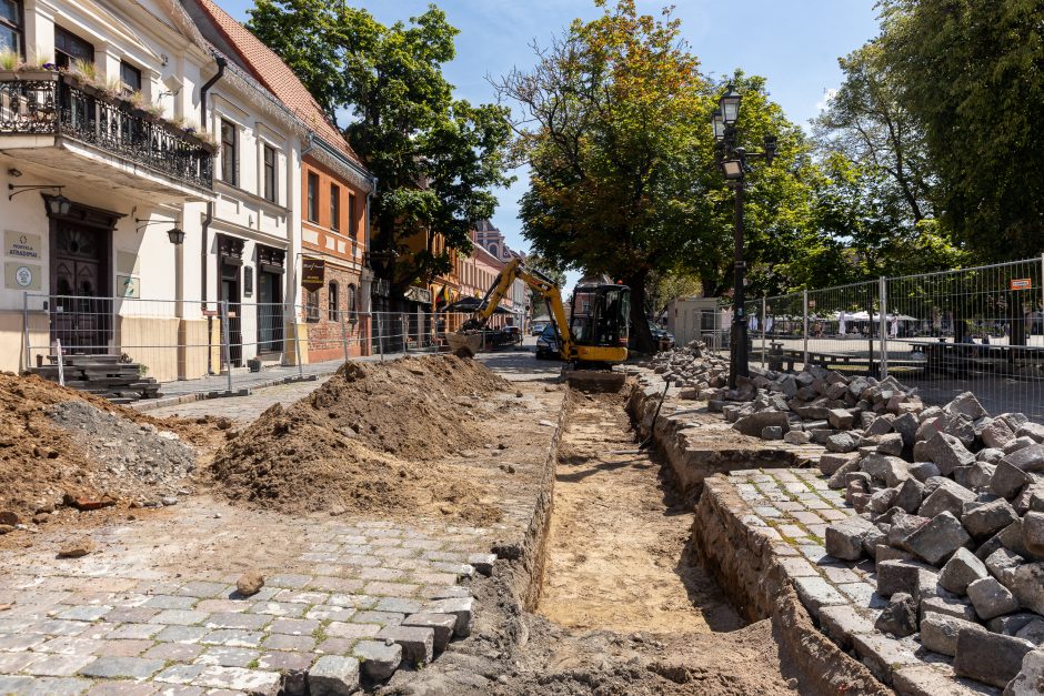 Rotušės aikštėje pluša archeologai: ko ieško?