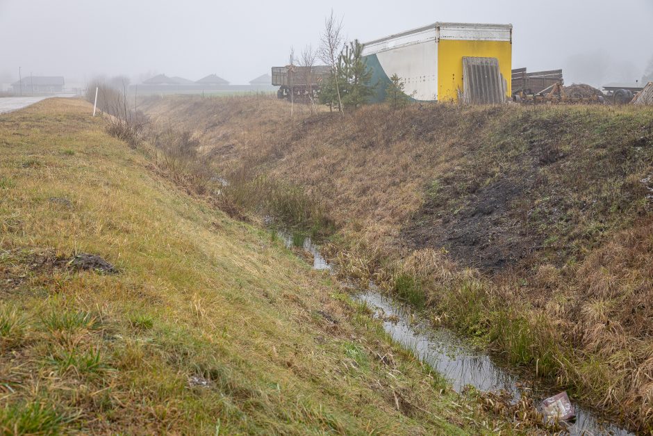 Naujakurių bėda – mįslingas vamzdynas