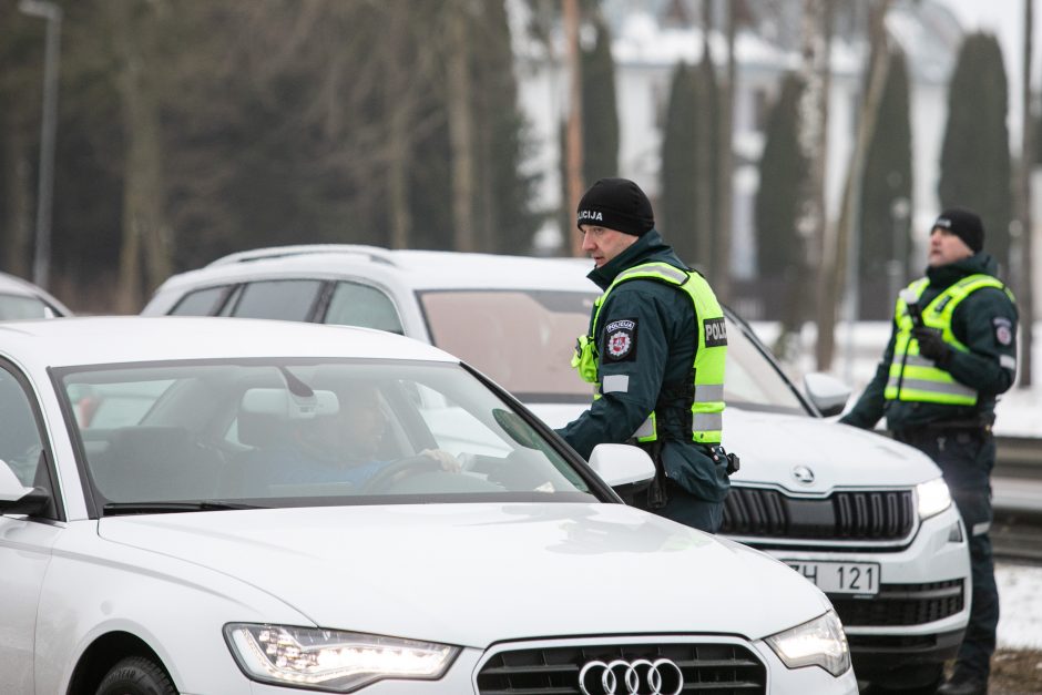 Vidury dienos Molėtuose sulaikytas „Audi“ vairuotojas įpūtė 3,99 promilės