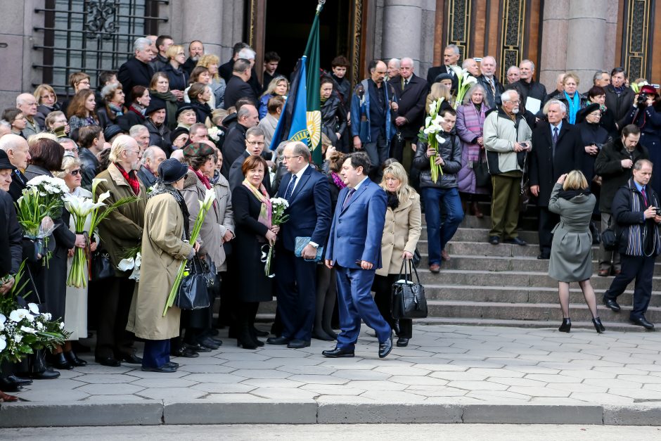 Į paskutinę kelionę – iš Karininkų ramovės