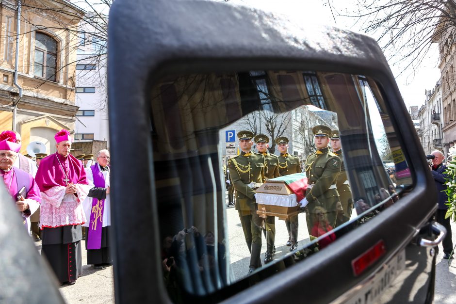 Į paskutinę kelionę – iš Karininkų ramovės