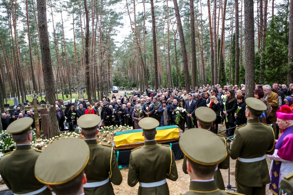 Į paskutinę kelionę – iš Karininkų ramovės