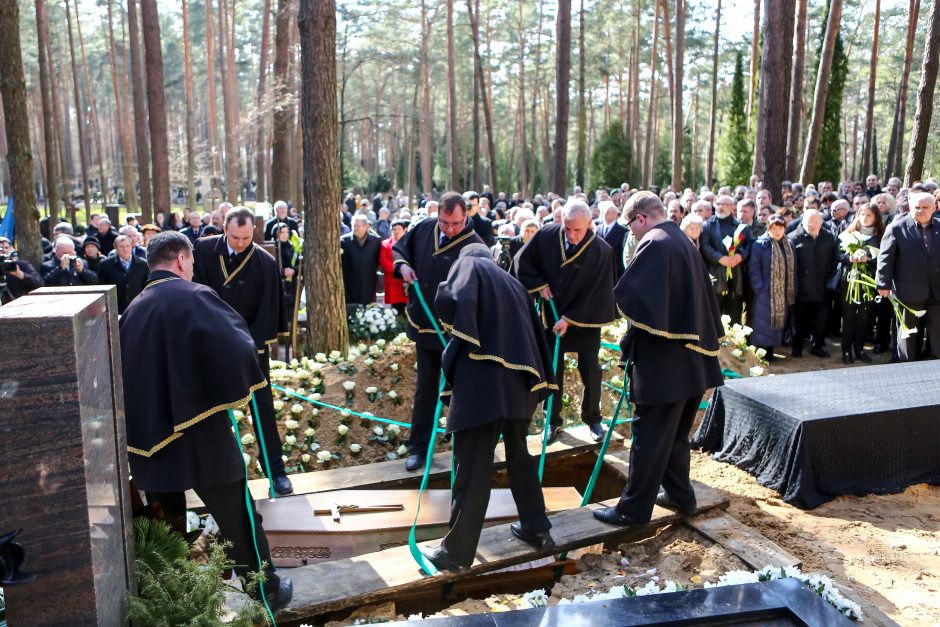 Į paskutinę kelionę – iš Karininkų ramovės