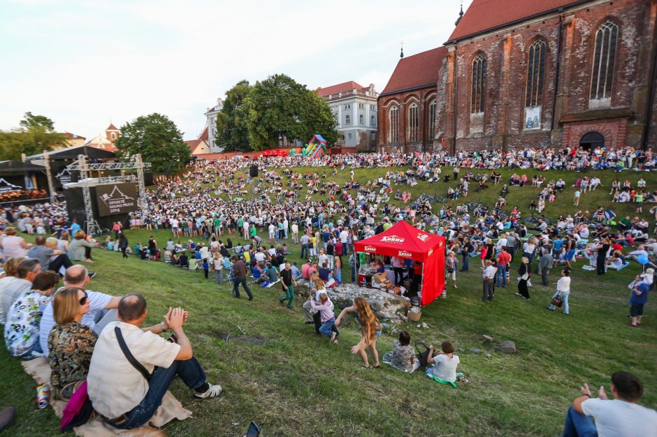 Festivalio „Operetė Kauno pilyje“ metu kauniečiai giedojo himną