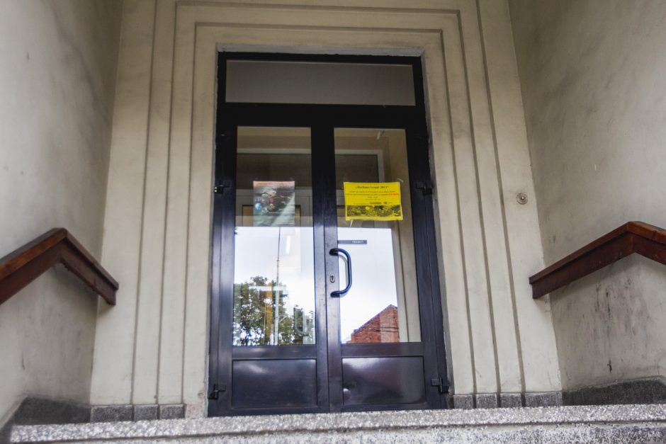 Architektas A. Kančas nustėręs: unikalios smetoniškos durys buvo išmestos į sąvartyną