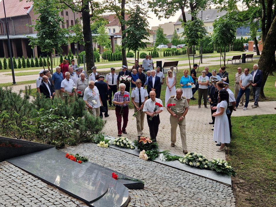 Skulptūrų parke tradiciškai pagerbti negrįžusieji iš jūros