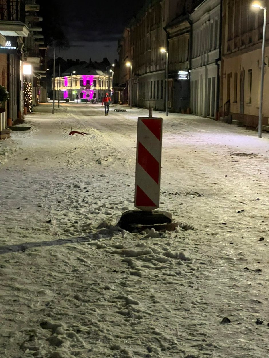Kaunietės susierzino: rekonstruojamoje Vilniaus gatvėje zuja automobiliai