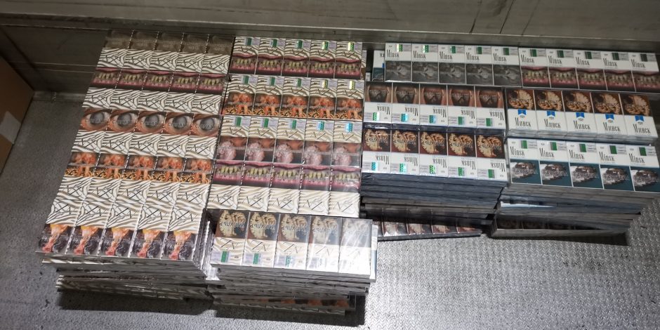Šalčininkuose muitininkai sulaikė 1,5 mln. eurų vertės cigarečių kontrabandą
