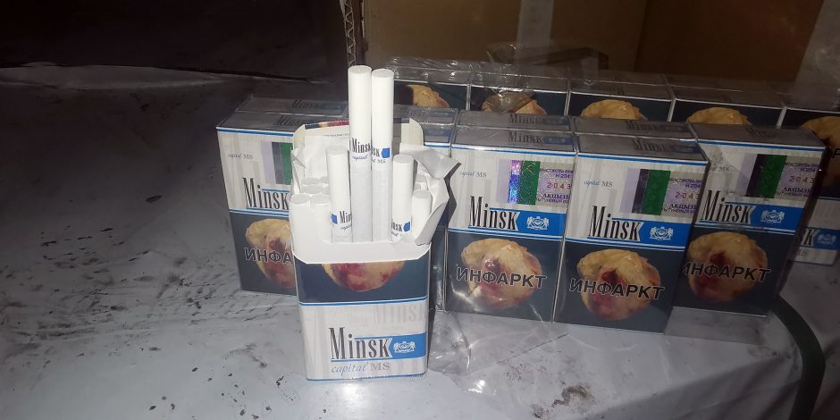 Šalčininkuose muitininkai sulaikė 1,5 mln. eurų vertės cigarečių kontrabandą