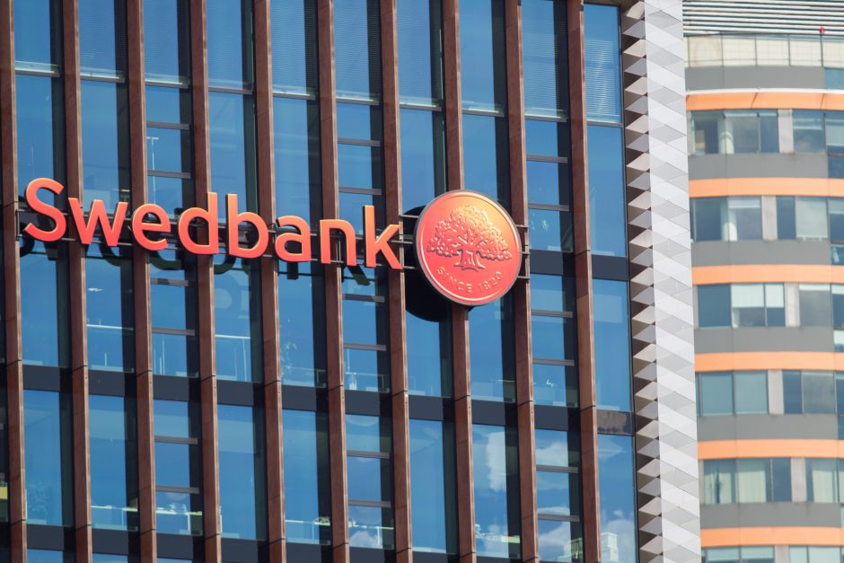 Ketvirtadienio naktį gali sutrikti „Swedbank“ paslaugų teikimas