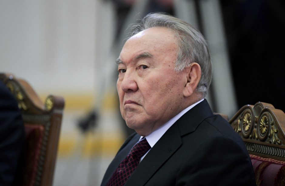 Buvęs Kazachstano prezidentas traukiasi iš politikos
