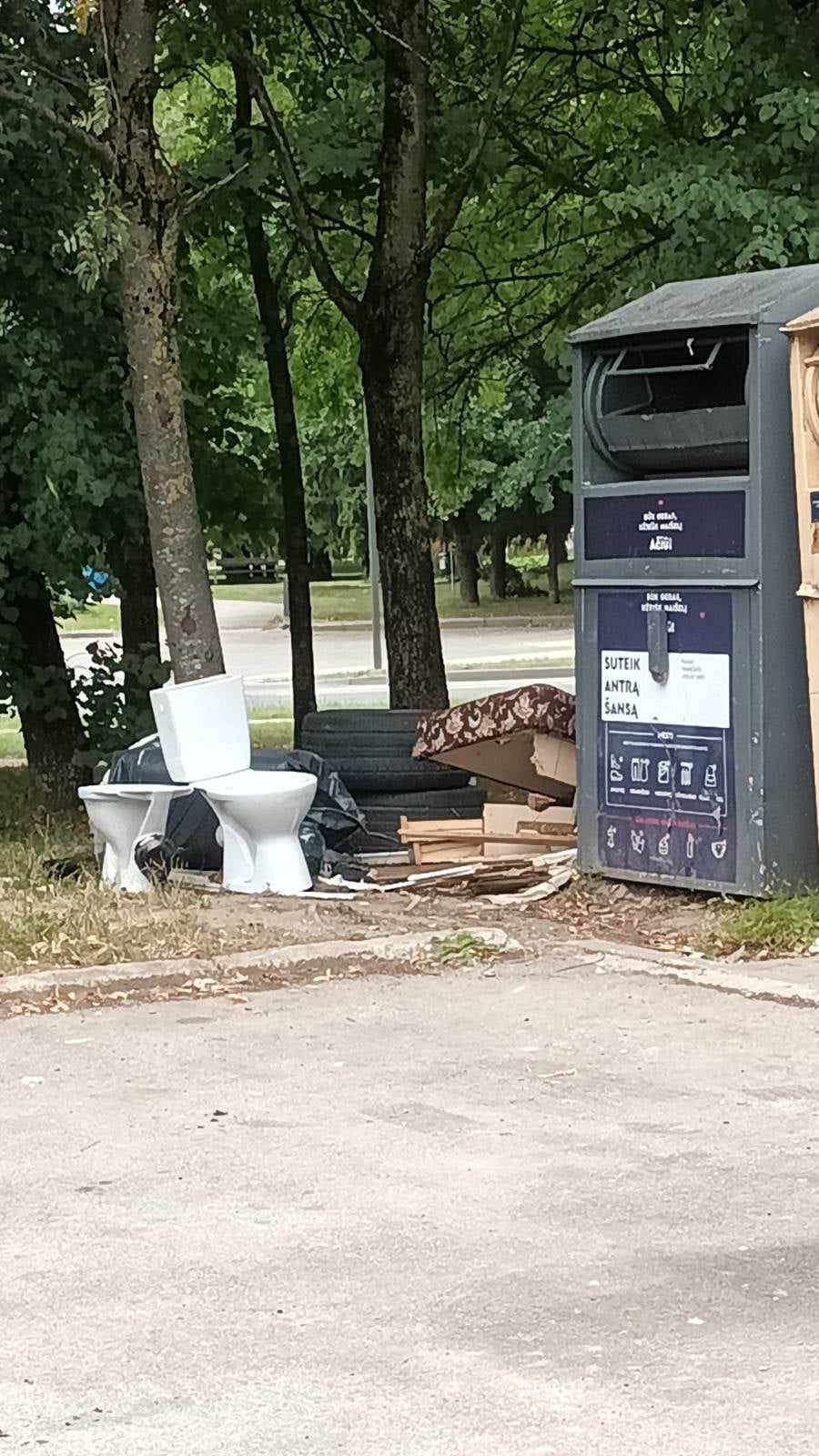 Pamatei šiukšlintoją – pranešk! Jis kenkia mums visiems