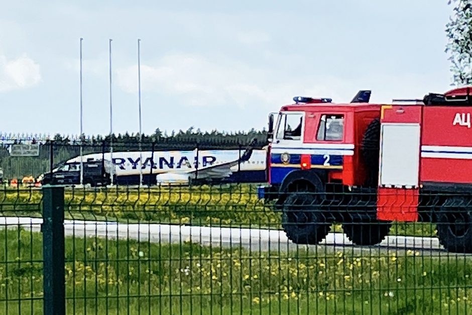 Baltijos šalių vadovai pasmerkė priverstinį lėktuvo nutupdymą Minske