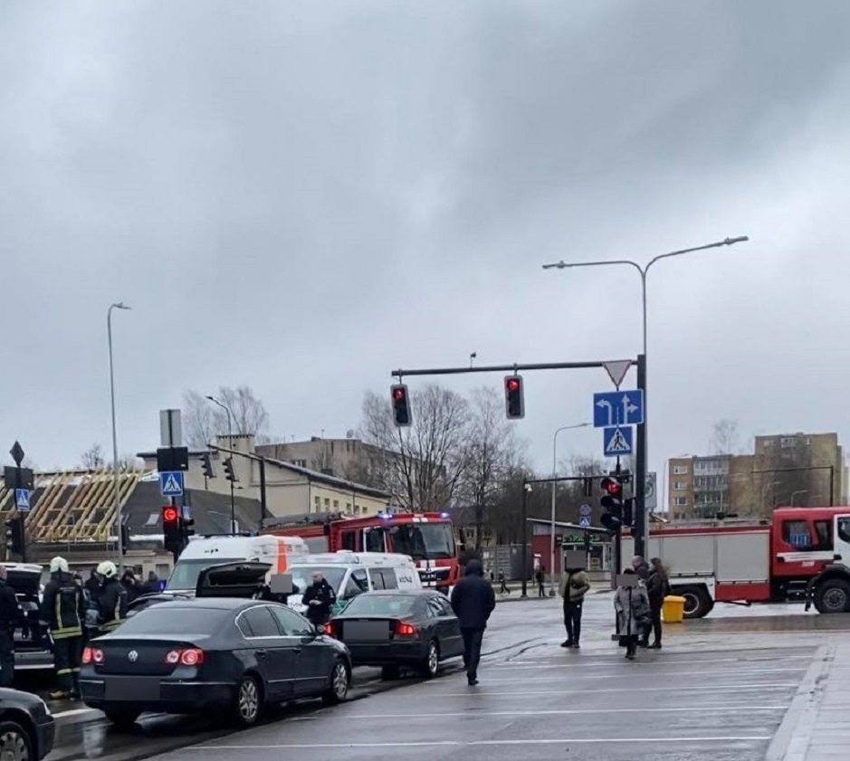 Vilniuje susidūrė du BMW: vienas vairuotojas neturi teisės vairuoti
