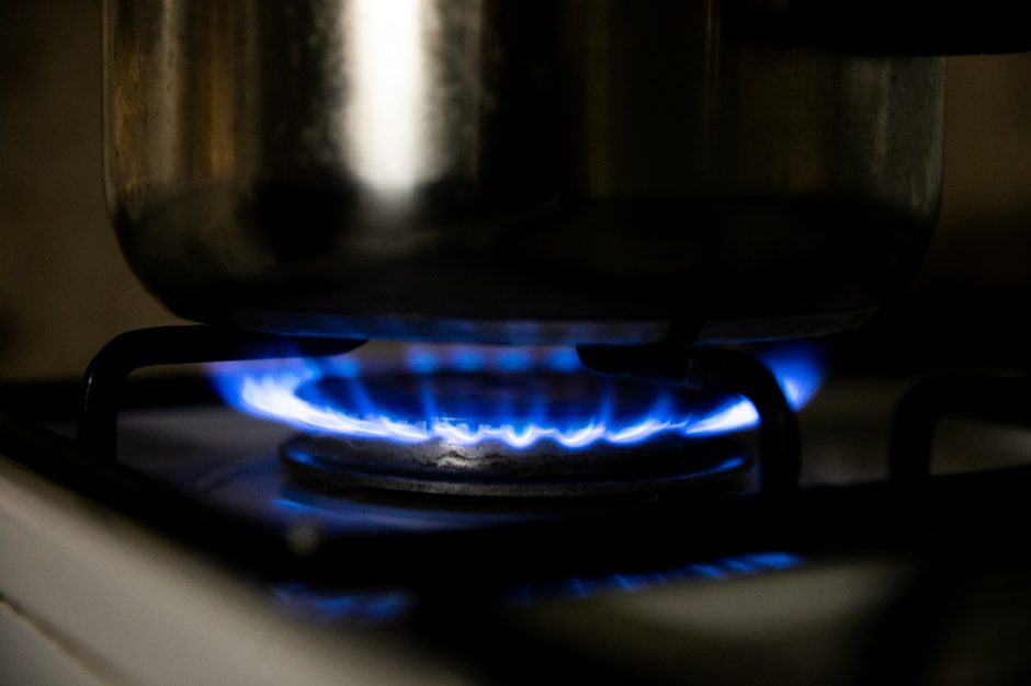 ES ministrai pritarė gamtinių dujų kainos „lubų“ pratęsimui metams