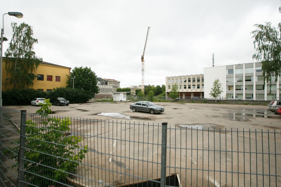 Ar daugiaaukštė stovėjimo aikštelė panaikins eismo bėdas Kauno centre?