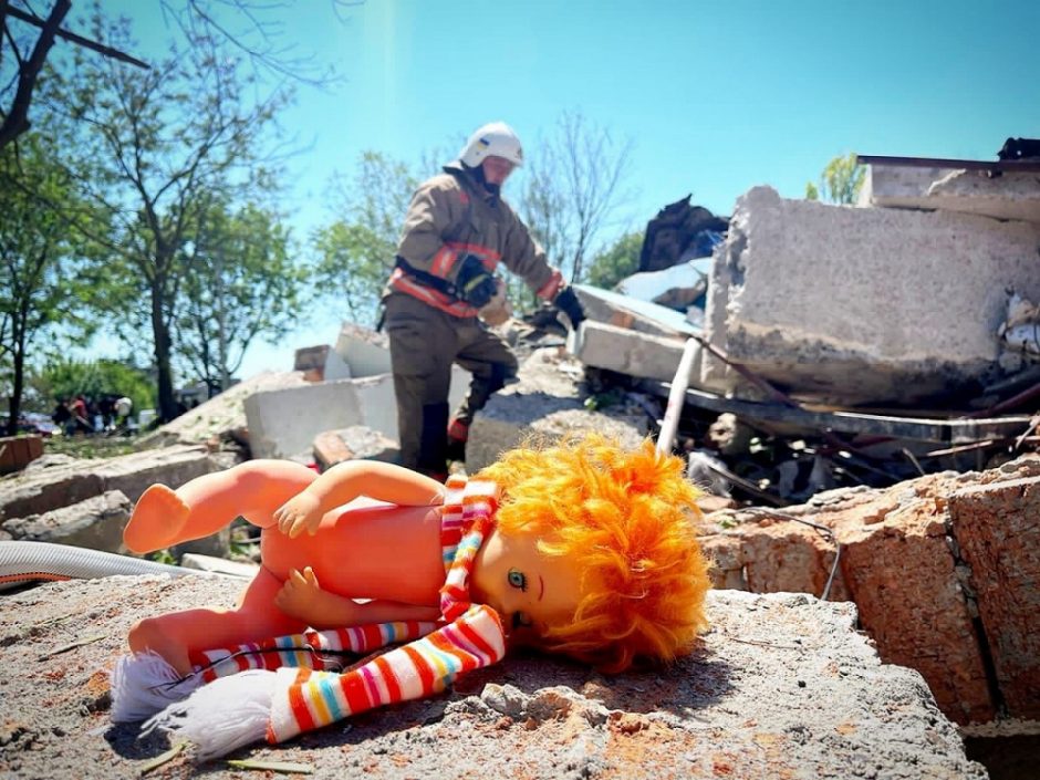 Nelengva savanorės Ukrainoje užduotis – įtikinti palikti savo namus: kai kurie pasiruošę ten mirti