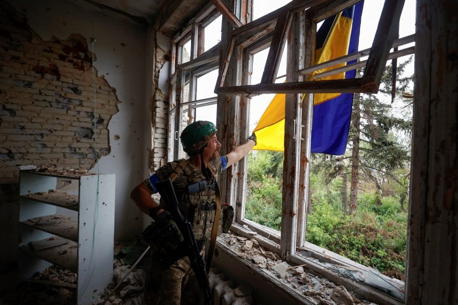 Ukrainos kontrpuolimas: virš Blahodatnės plevėsuoja ukrainiečių vėliava