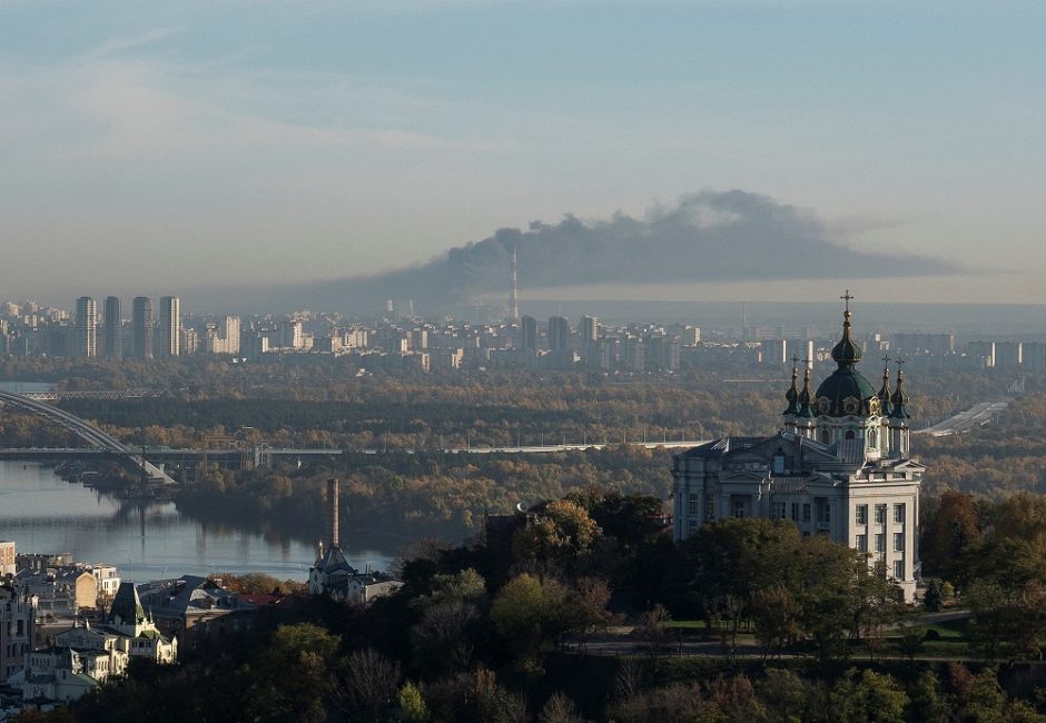 Ukrainos miestuose – naujos atakos: sprogimai vėl griaudi ir Kyjive