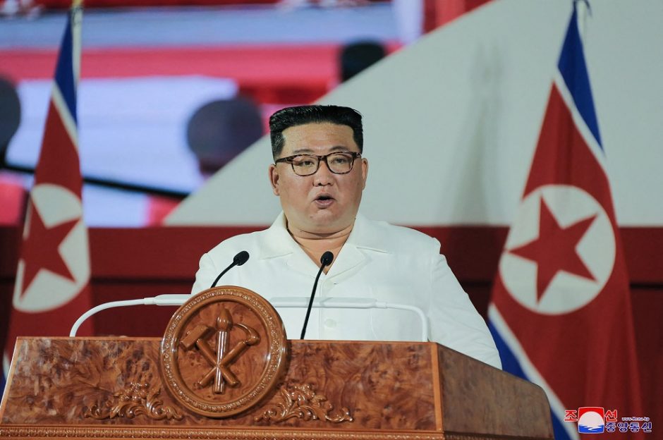 Kim Jong Unas: Šiaurės Korėja pasirengusi mobilizuoti branduolinius ginklus
