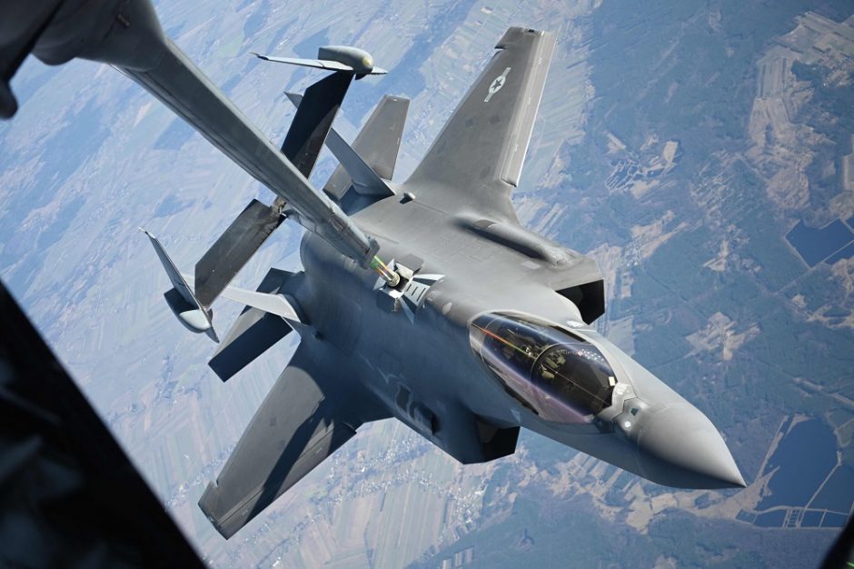 Šaltinis parlamente: Vokietija planuoja įsigyti naikintuvų F-35 ir „Eurofighter“