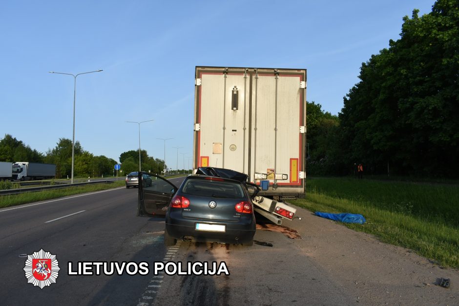 Per avariją Vilniaus rajone žuvus vairuotojui pareigūnai prašo atsiliepti liudininkus