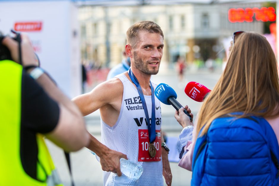 Maratonininkas R. Kančys: aš jau beveik miegoti einu su bėgimo batais