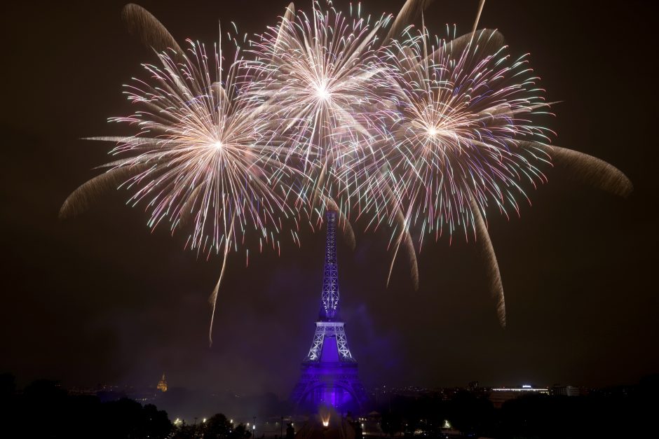 Po devynių mėnesių pertraukos Eifelio bokštas atsiveria lankytojams