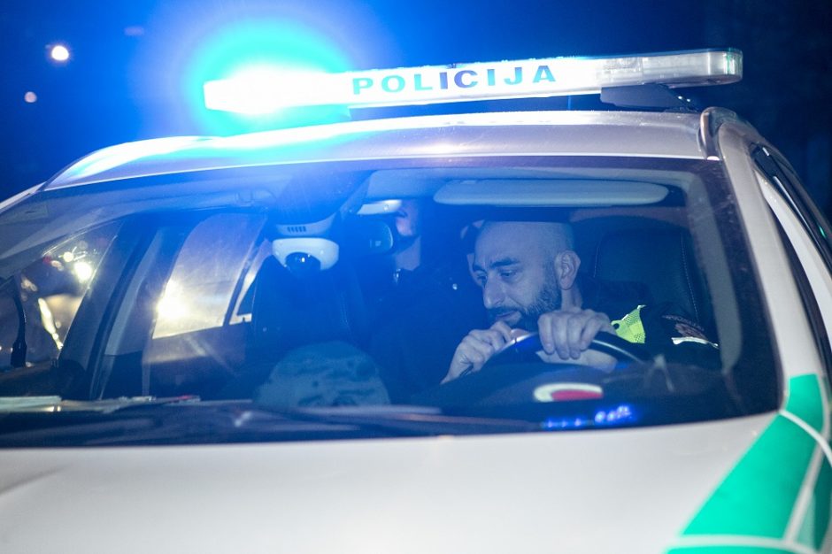 Vilniuje – įnirtingos BMW gaudynės: bėglys sustojo tik pareigūnams blokavus jam kelią