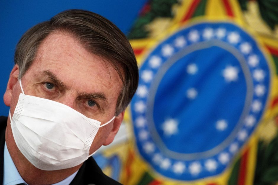Brazilijos prezidentui J. Bolsonaro atliktas COVID-19 testas vėl buvo teigiamas