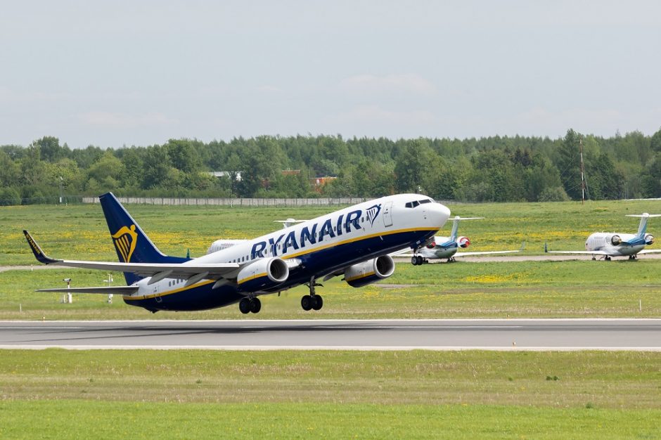 Trims baltarusiams pareikšti įtarimai dėl „Ryanair“ lėktuvo nutupdymo Minske