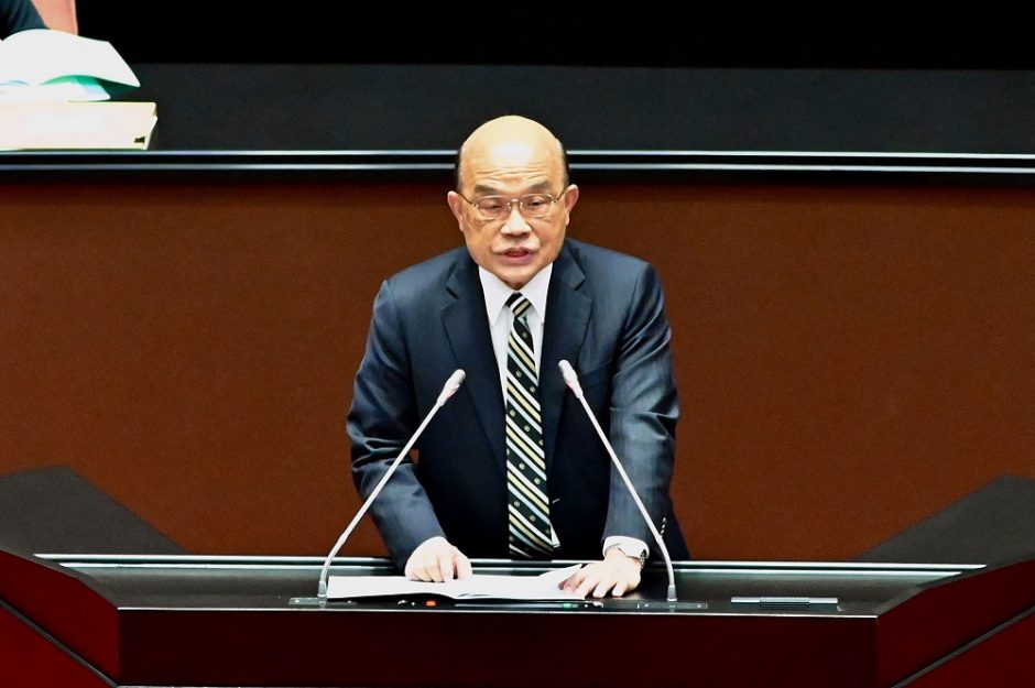 Kinija sako tęsianti karines pratybas aplink Taivaną