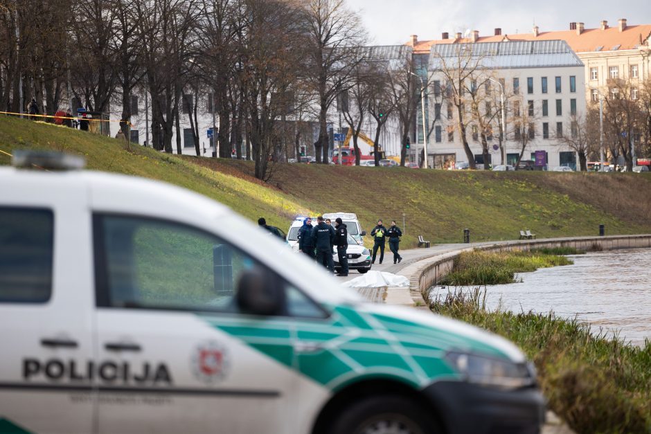 Mįslingos paauglių mirtys – ne priežastis filmuoti tiltus: pažeistų gyventojų teises?