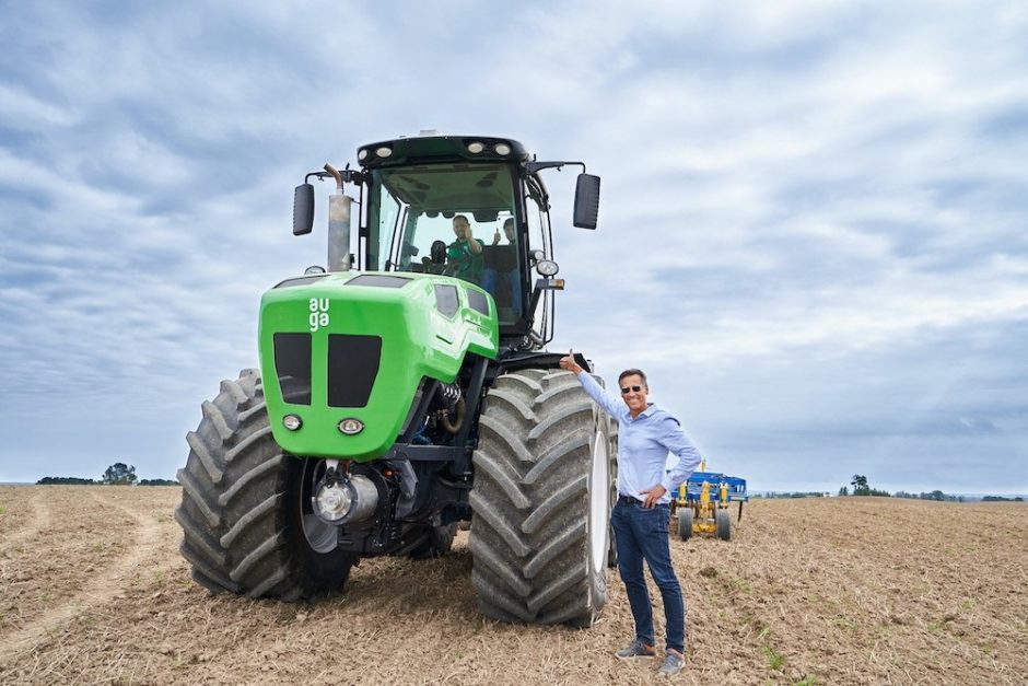 „AUGA group“ pristatė technologiją „žaliajai“ maisto grandinei – klimato neteršiantį traktorių