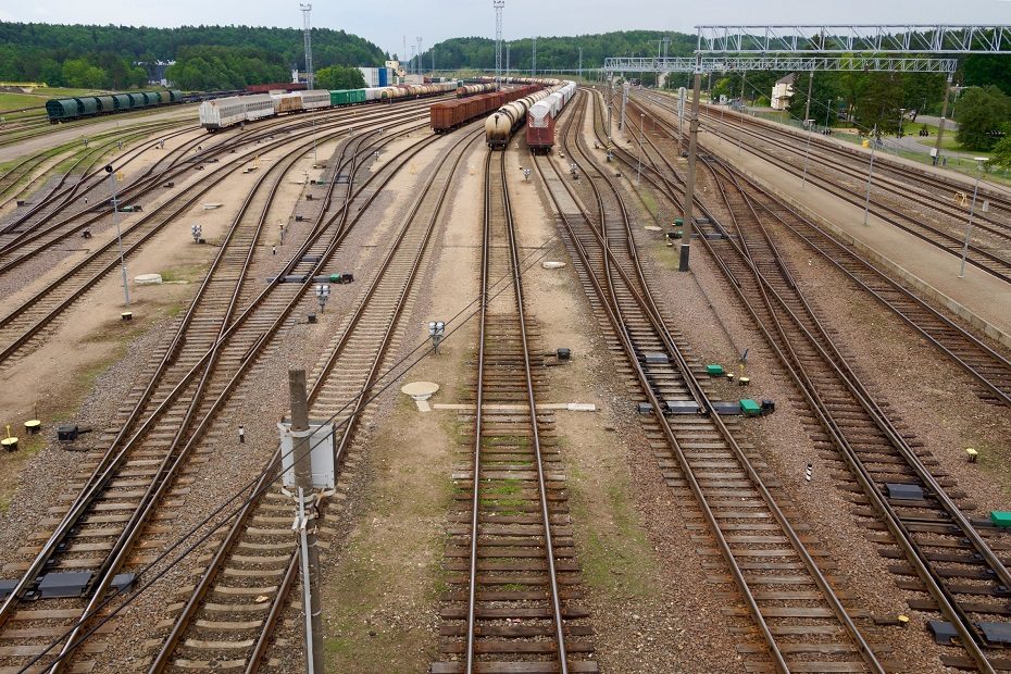 „Lietuvos geležinkeliai“ šiemet perveš dukart mažiau krovinių, neteks 150 mln. eurų
