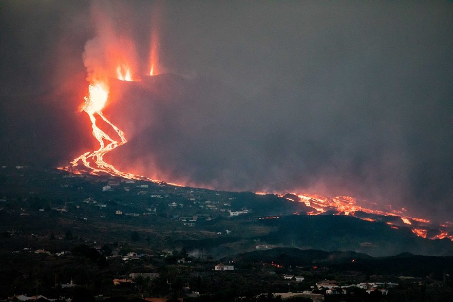 La Palmoje ugnikalnio lavos srautas pradėjo sparčiau tekėti vandenyno link
