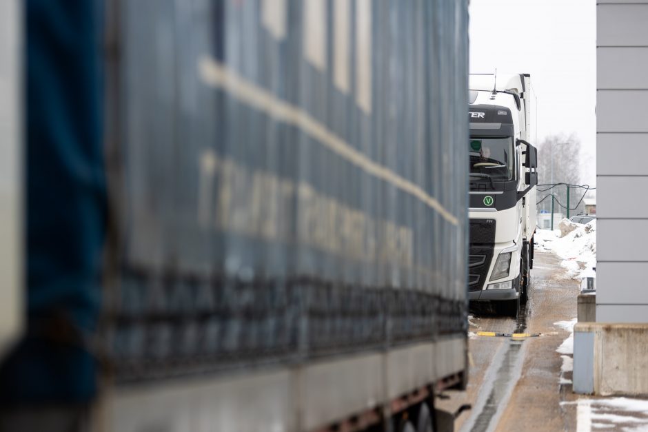 Lietuvoje stoja rusiškų ir baltarusiškų krovininių automobilių surinkimas