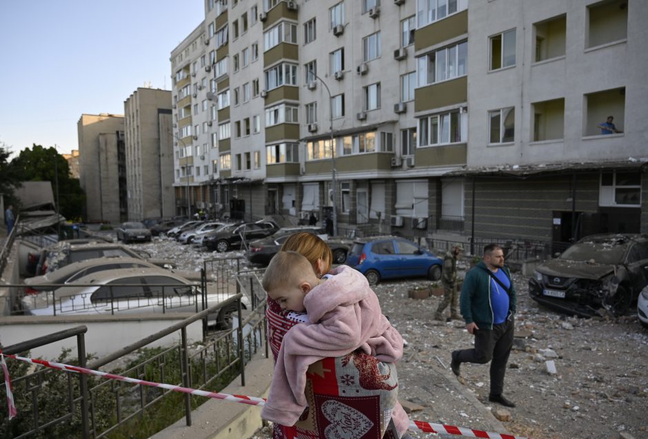 V. Zelenskis: nuo Maskvos invazijos pradžios Ukrainoje žuvo mažiausiai 483 vaikai 