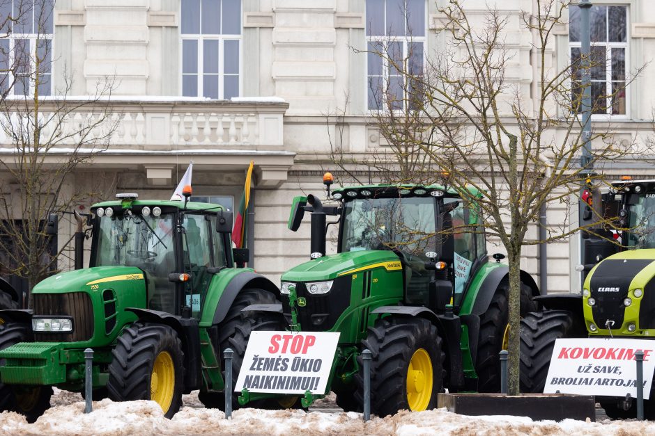 Dėl daugiamečių pievų protestuojantys ūkininkai baiminasi finansinių nuostolių: ko reikalauja?