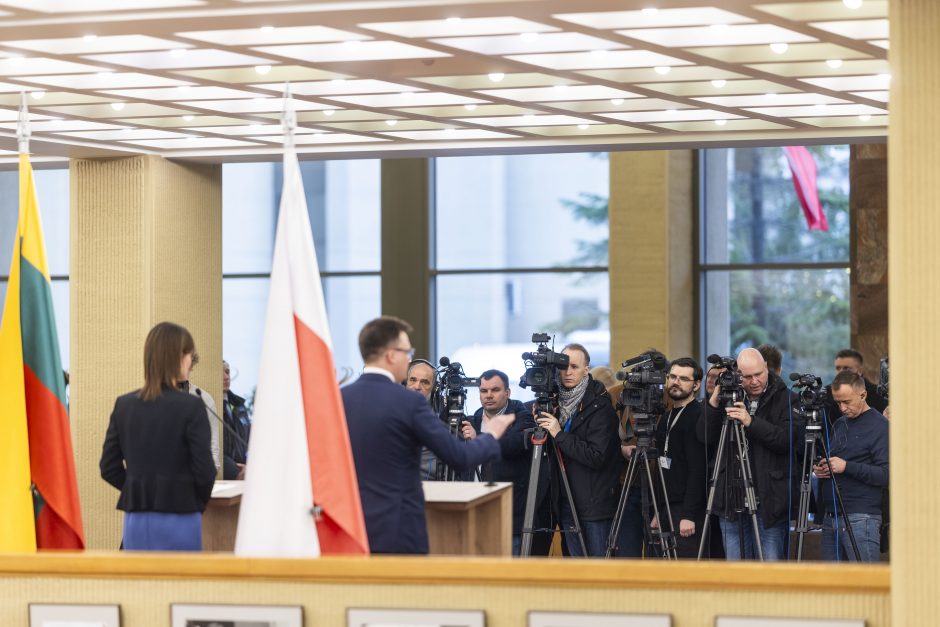 Pirmojo vizito į Lietuvą atvykęs Lenkijos Seimo vadovas: esame reikalingi vieni kitiems