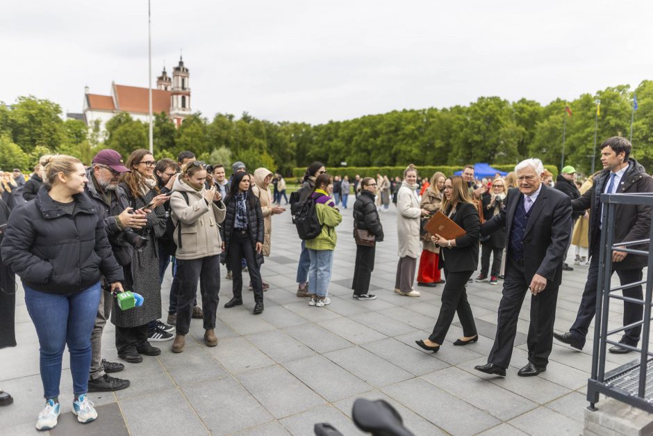 Baigiasi išankstinis balsavimas prezidento rinkimuose ir referendume