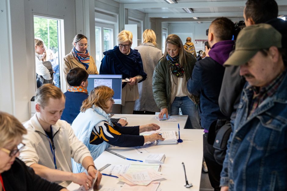 Baigiasi išankstinis balsavimas prezidento rinkimuose ir referendume