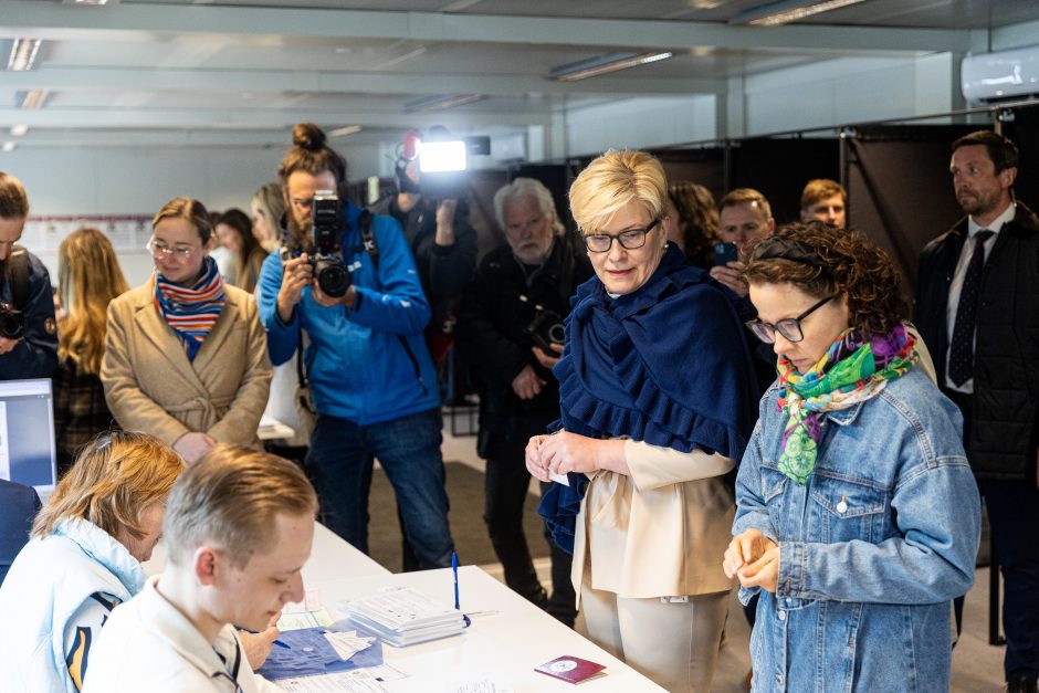 Baigiasi išankstinis balsavimas prezidento rinkimuose ir referendume