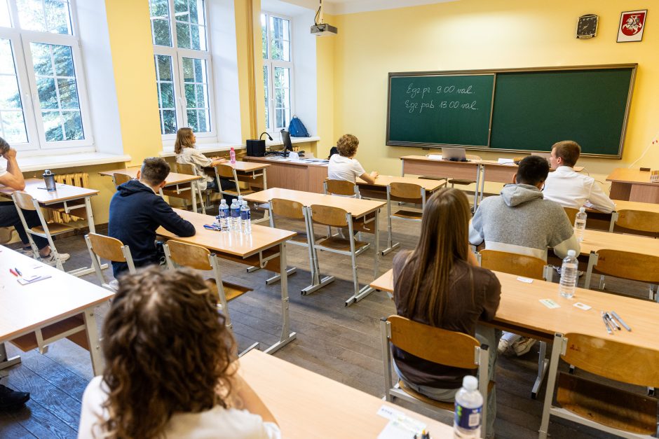 Abiturientai laikys privalomą lietuvių kalbos ir literatūros egzaminą