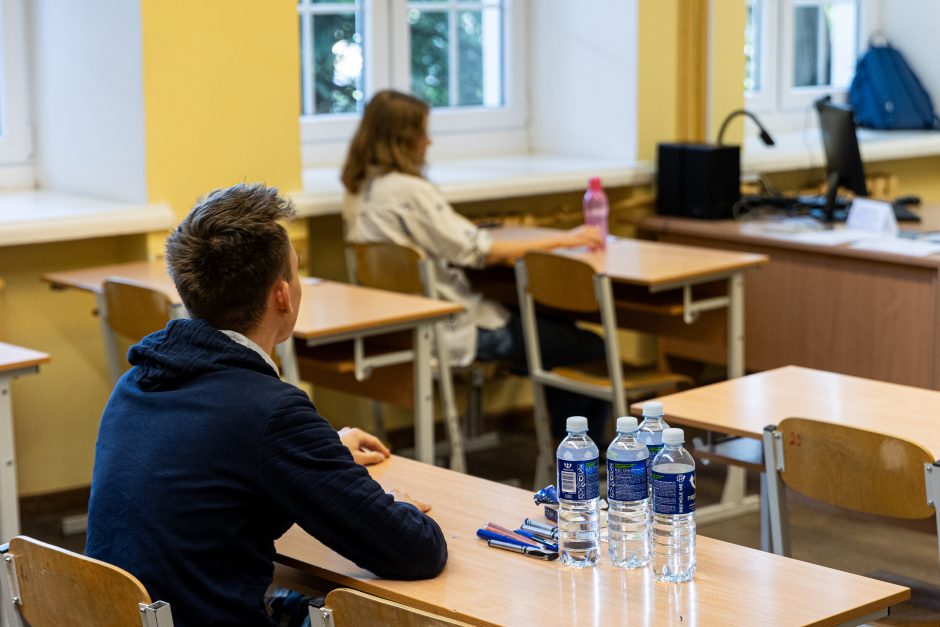 Abiturientai laikys privalomą lietuvių kalbos ir literatūros egzaminą